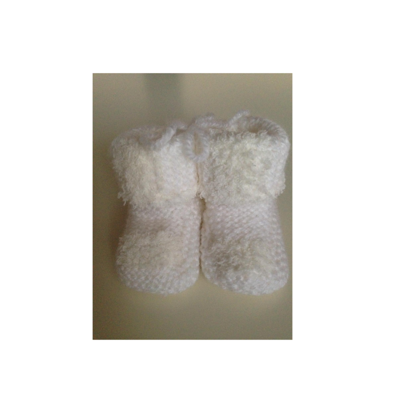 slofjes wit met harig garen en acryl